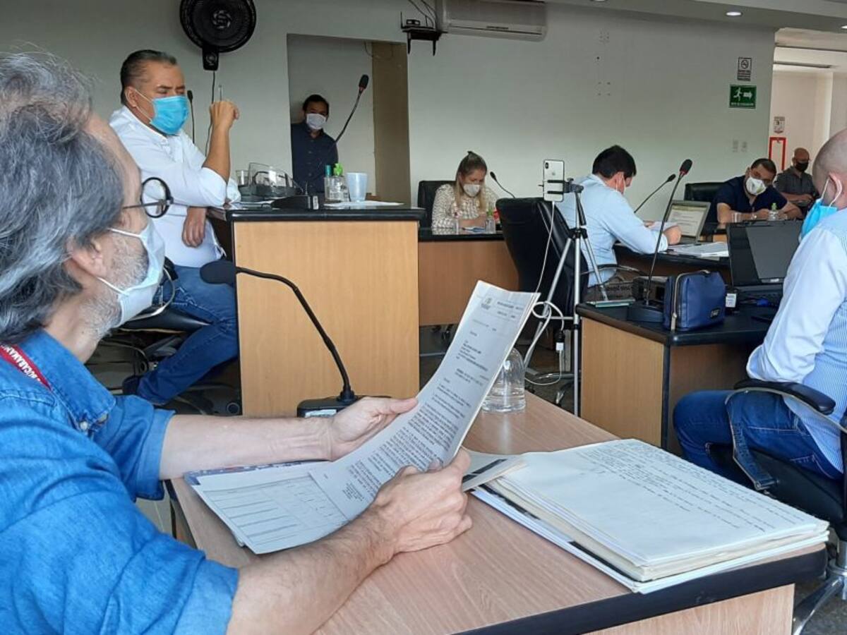 Suspenden a 18 concejales y exconcejales de Floridablanca