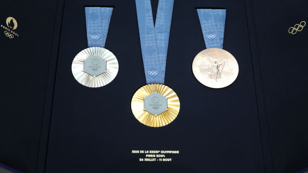 Medallas Juegos Olímpicos de París 2024: así se fabricaron con trozos de la Torre Eiffel
