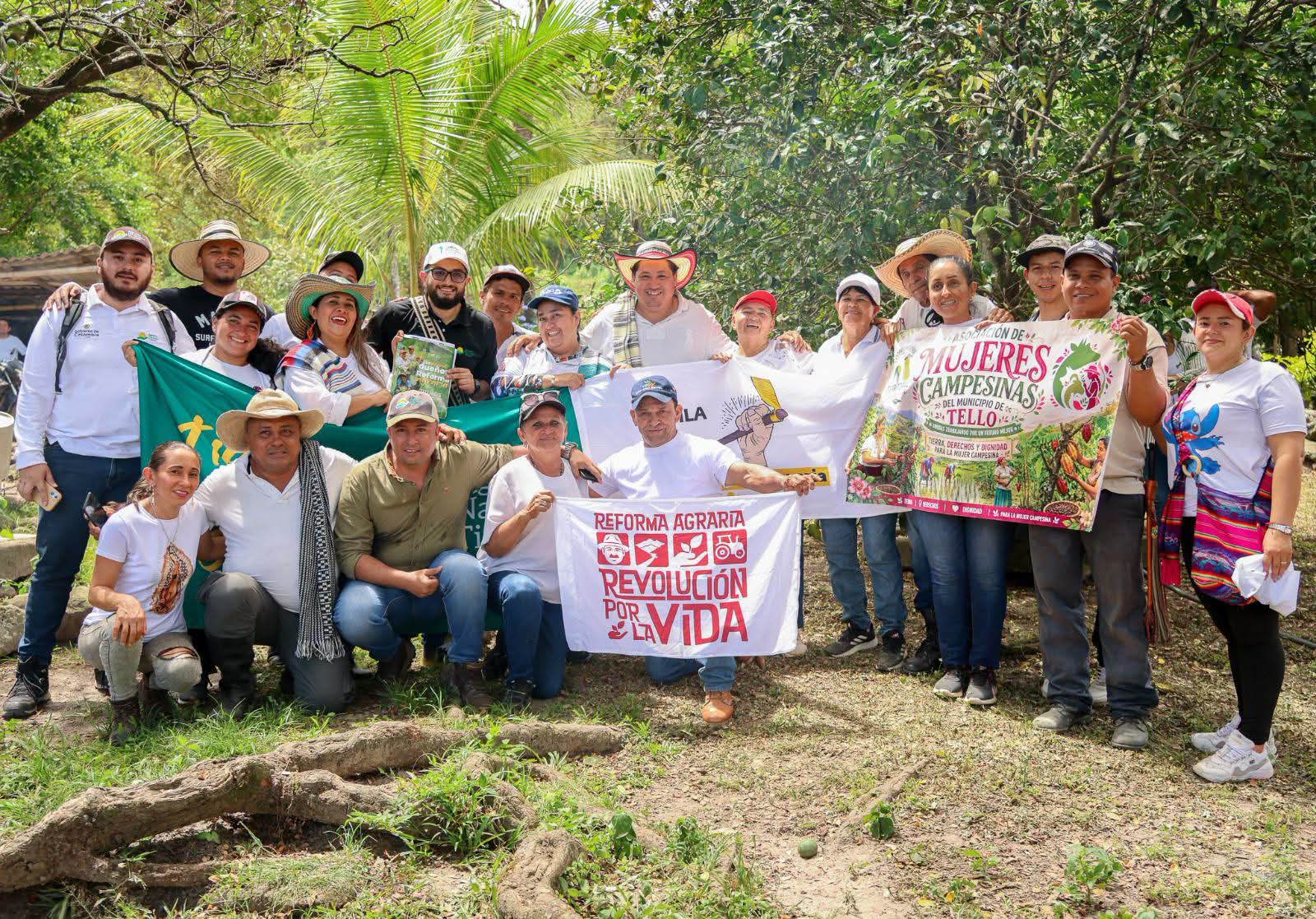 Familias que han dedicado su vida al trabajo agrícola. Foto ANT.