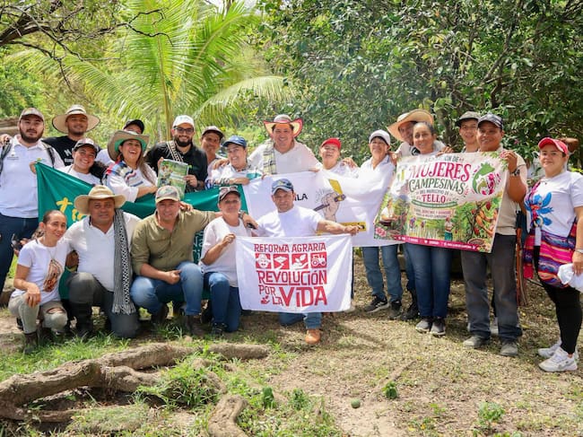 Familias que han dedicado su vida al trabajo agrícola. Foto ANT.
