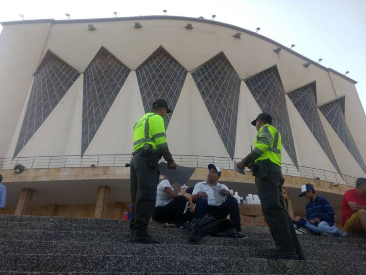 Policía Nacional brinda seguridad en iglesias y playas en Barranquilla