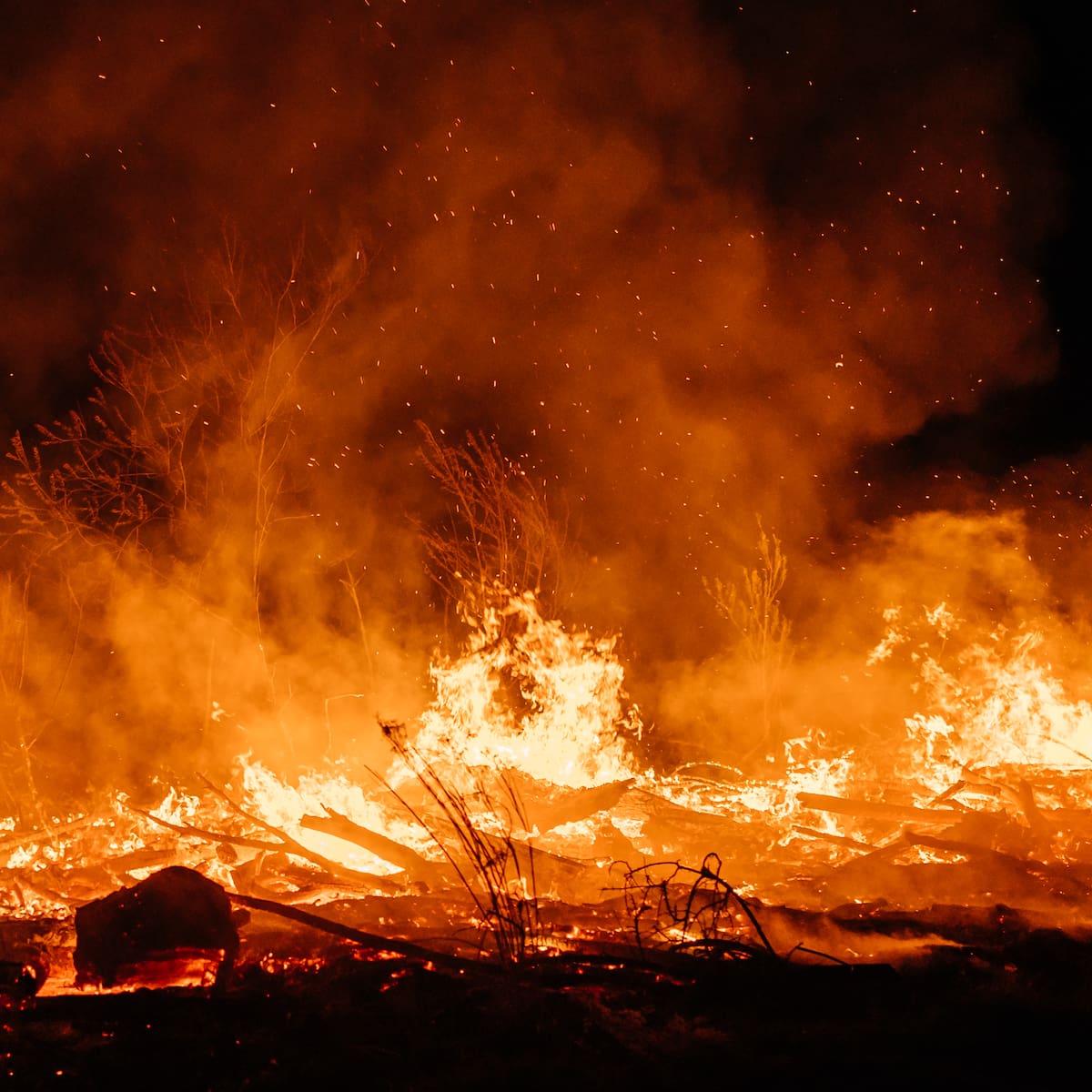 Incendio consume 13.000 hectáreas tras anuncio de una nueva ola de calor en España