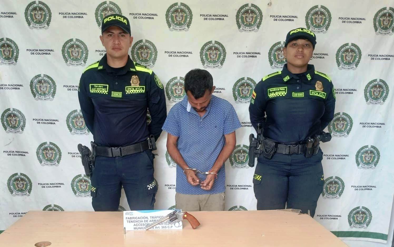 Capturan a alias "Rapi" deambulando con un arma de fuego en las calles de San Cristóbal