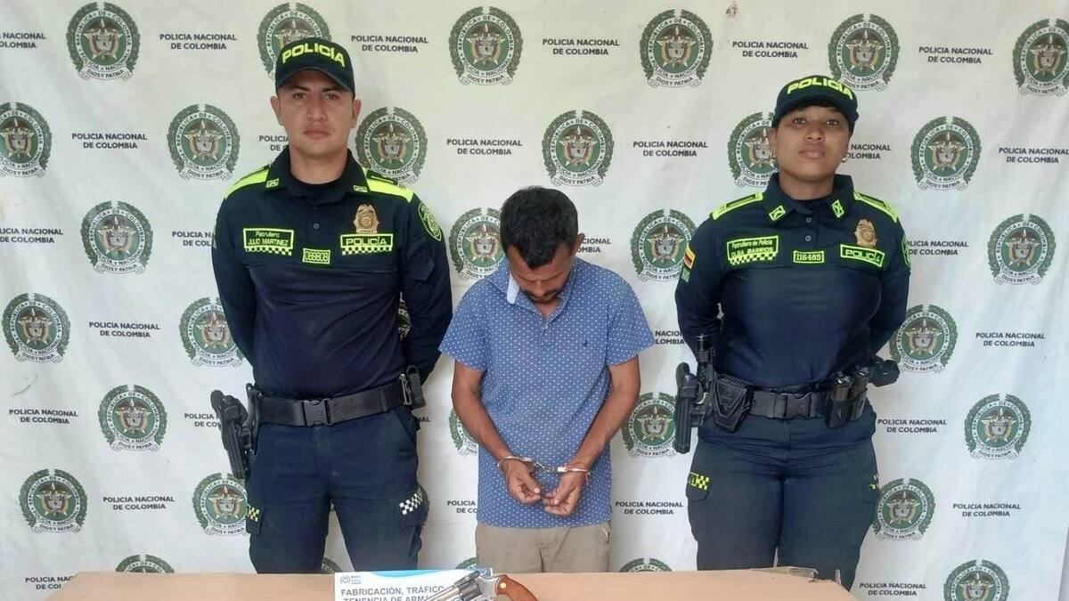 Capturan a alias “Rapi” deambulando con un arma de fuego en las calles de San Cristóbal