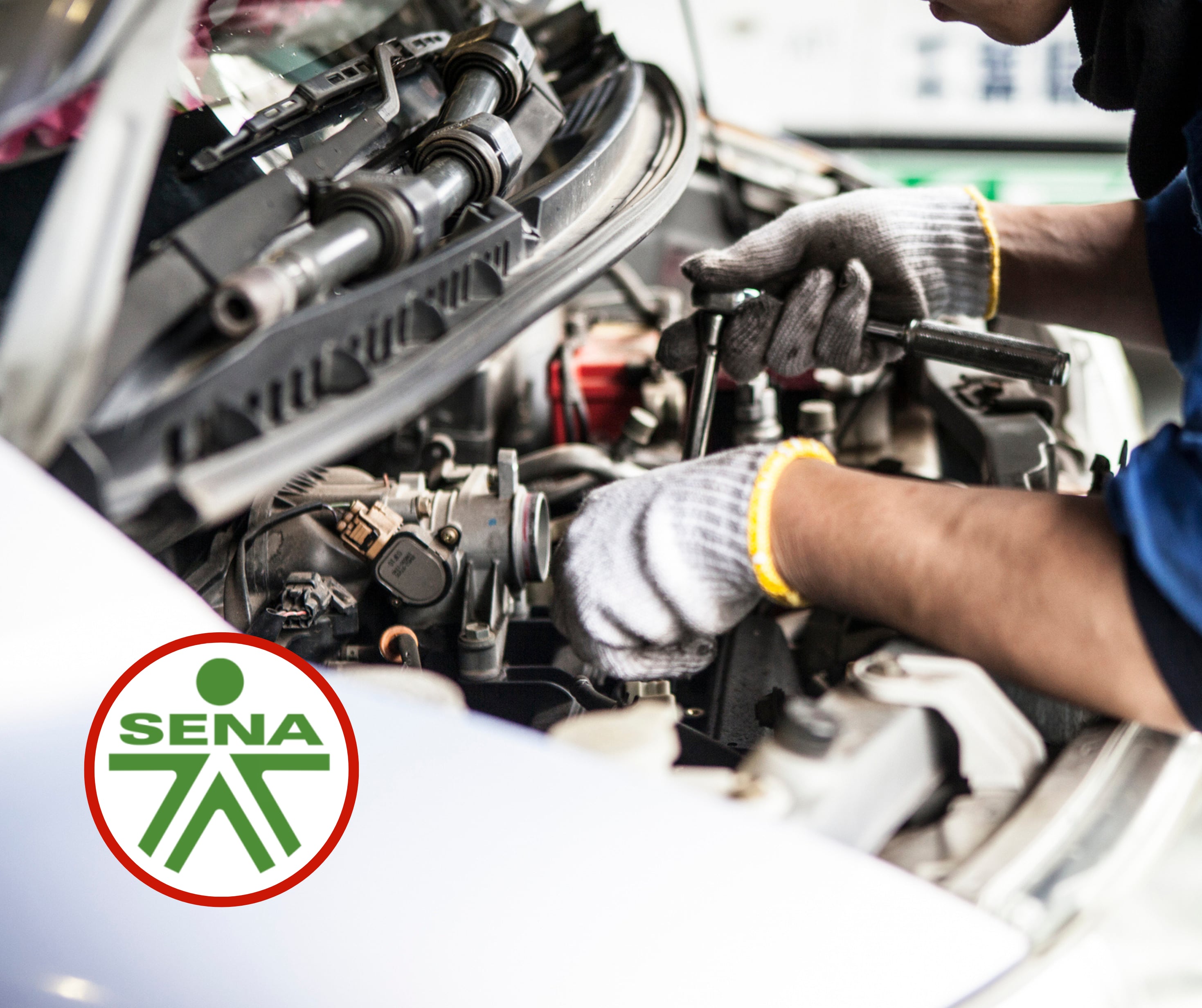 Hombre revisando un vehículo y logo del SENA (Fotos vía Getty Images y Colprensa)
