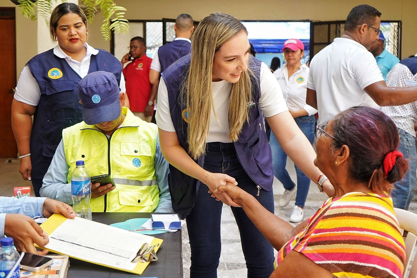 Con la participación de las empresas prestadoras de servicios públicos