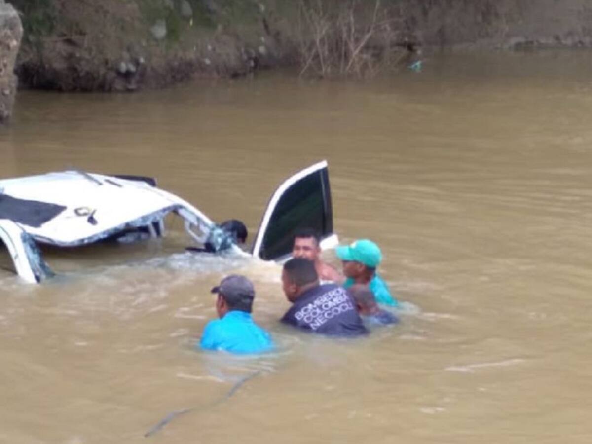 En Necoclí 5 personas murieron al caer a un río dentro de un carro