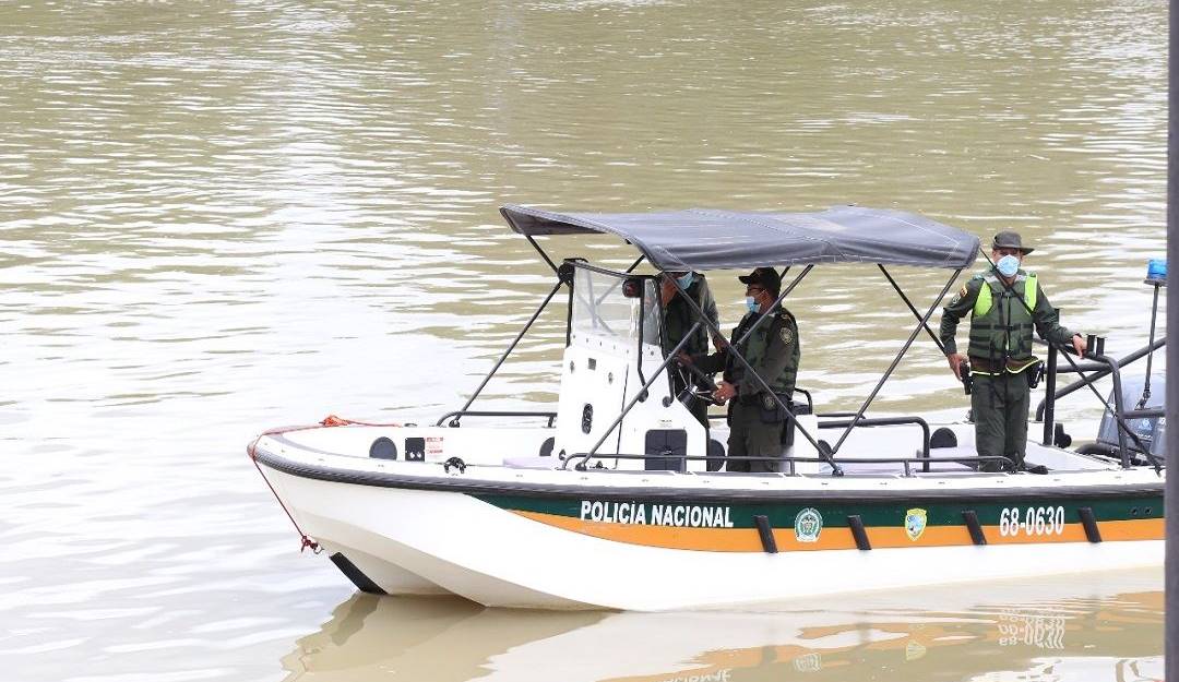 Patrulla fluvial de la Policía en el río Sinú.