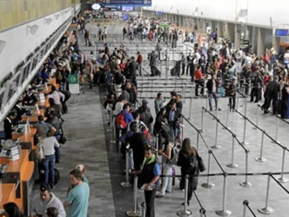A 43 se eleva el número de vuelos cancelados hoy por mal tiempo