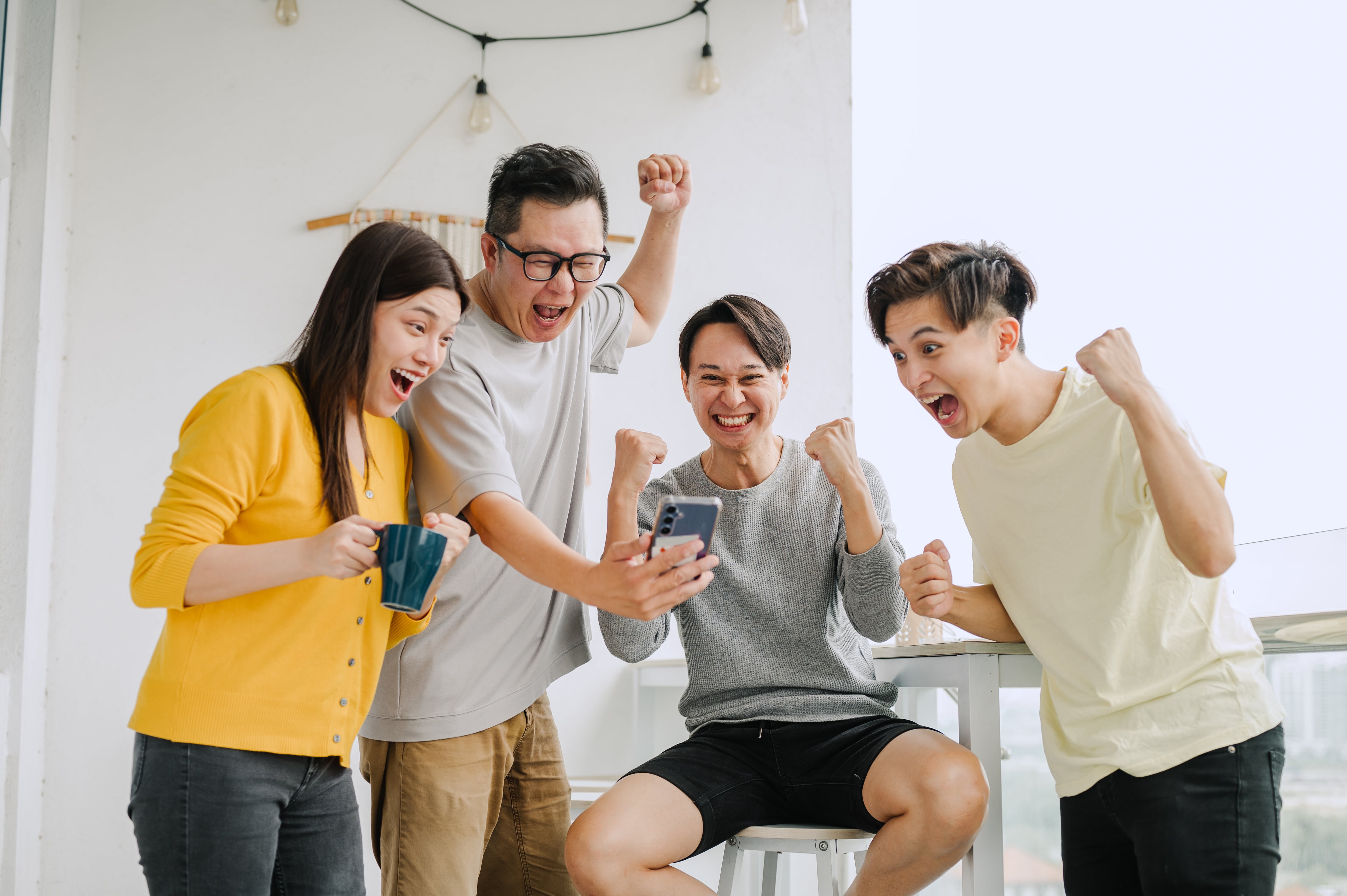 Gente gana lotería /Imagen de referencia/ Getty Images