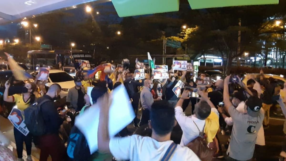 Sancionan en Medellín a 31 personas en medio de protestas a favor de Uribe