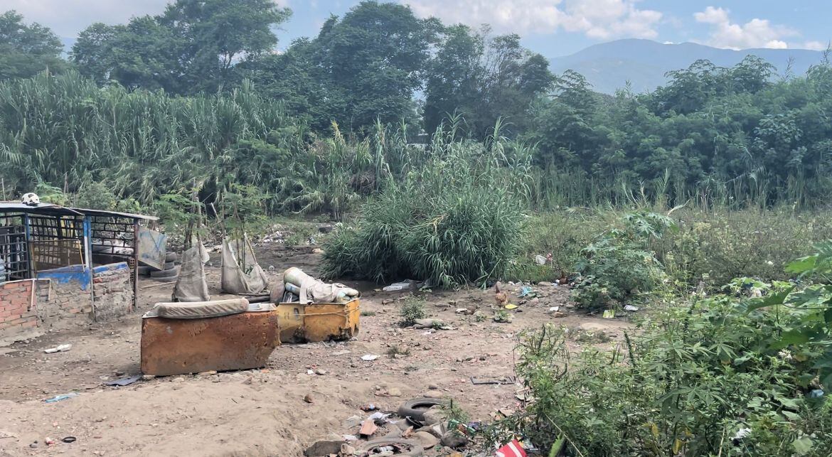 Trocha en la frontera con Venezuela