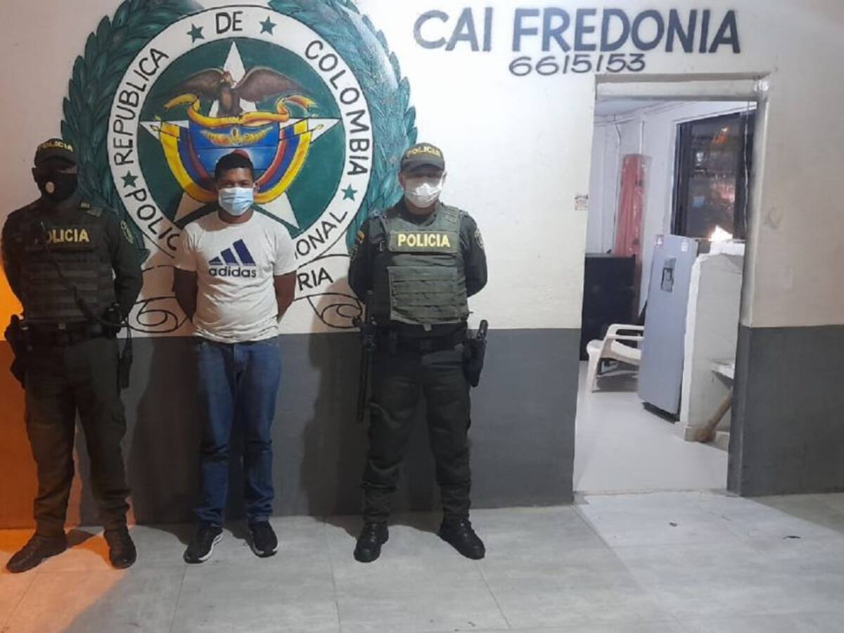 Cárcel a hombre que habría incumplido alejamiento y agredió a expareja