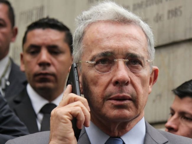 Teléfono de Uribe sí estuvo intervenido este año por la Corte Suprema