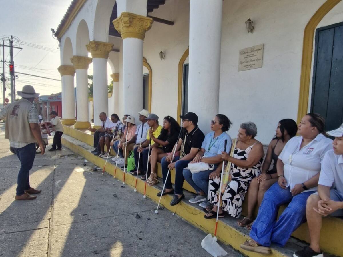 Más de 100 personas con discapacidad visual han recibido atención en Bolívar