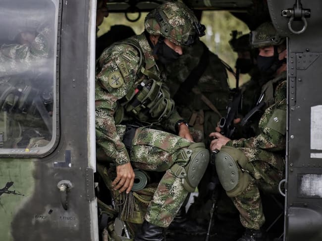 &quot;Se trataría de 6 militares activos de las fuerzas armadas colombianas&quot;