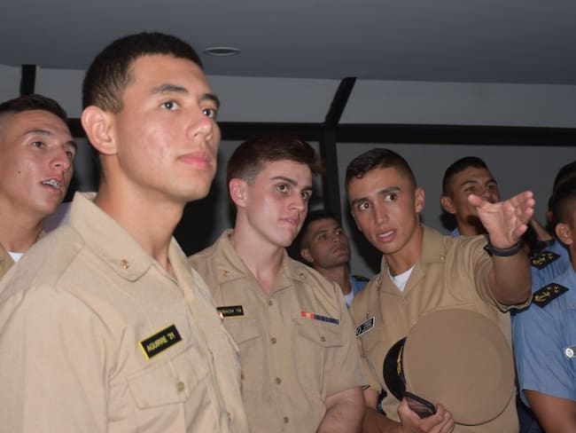 Guardiamarinas estadounidenses visitan Escuela de Cadetes en Cartagena