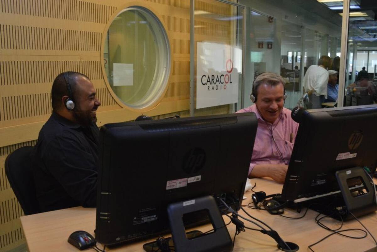 El ídolo de la radio se despide de La Luciérnaga pero continúa con sus comentarios deportivos en El Pulso del Fútbol. #GraciasPelaez