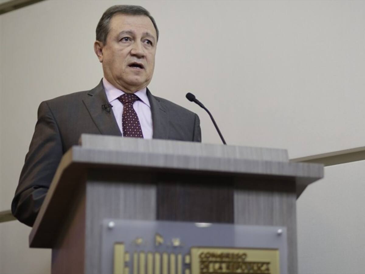 "Mis palabras fueron desafortunadas, pero no cometí irregularidades": Ernesto Macías