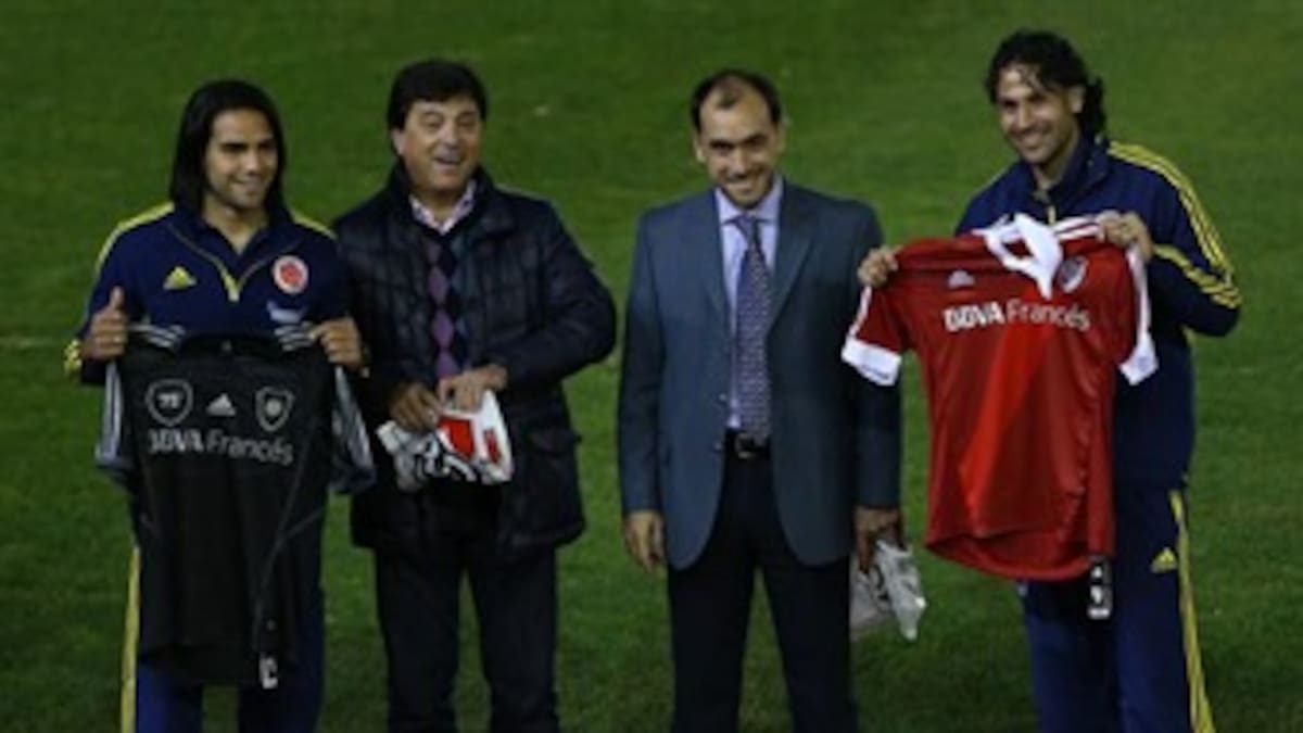 Mario Yepes y Falcao fueron homenajeados en el Estadio Monumental de River Plate
