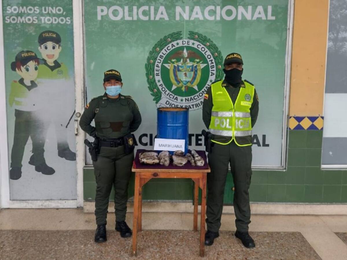 En Cartagena policía incautó marihuana dentro de barril de grasa