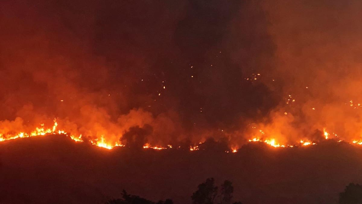 Incendio en Villa de Leyva habría sido provocado: más de 250 personas atienden la emergencia