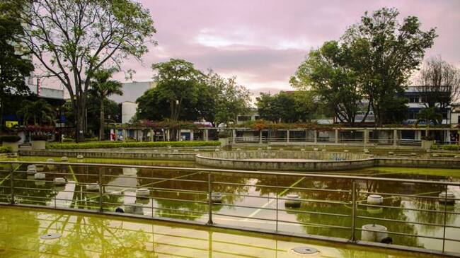 El Parque El Lago es una de las piletas que está en mantenimiento.