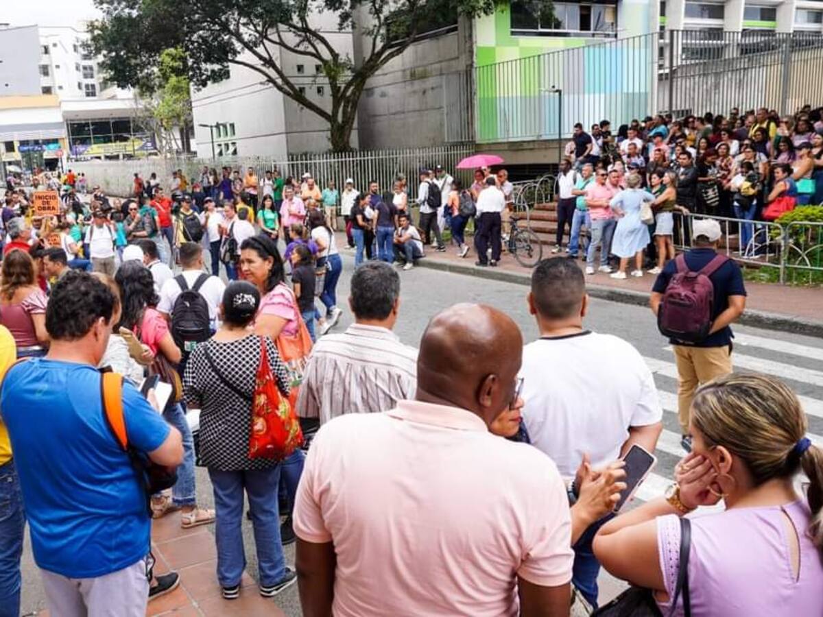 ¿Por qué no ha sido cancelado el retroactivo salarial para docentes en Armenia?