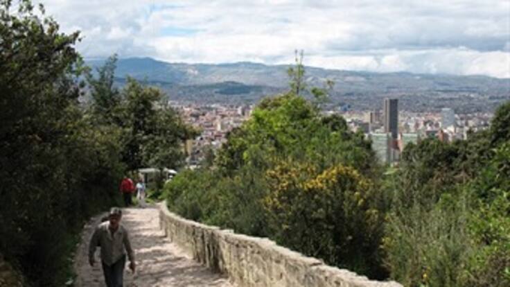 Camino peatonal a Monserrate no se abriría en Semana Santa