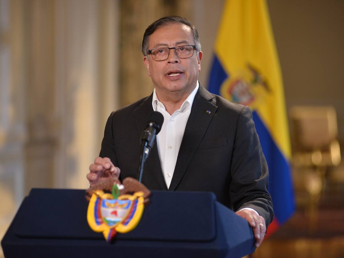 Presidente Petro lamenta feminicidio en Centro Comercial Unicentro