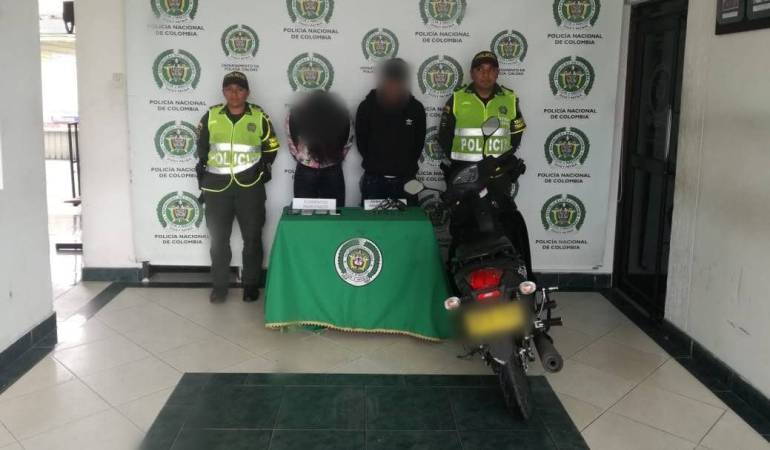 Pareja capturada en vías de Caldas