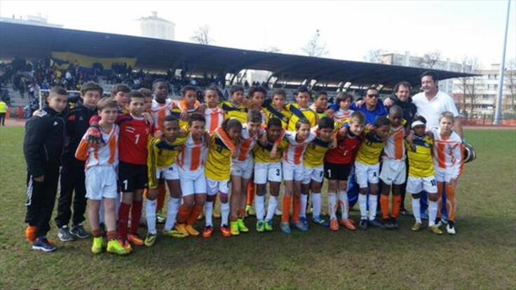 Niños vallenatos se coronaron campeones en torneo de futbol en Francia