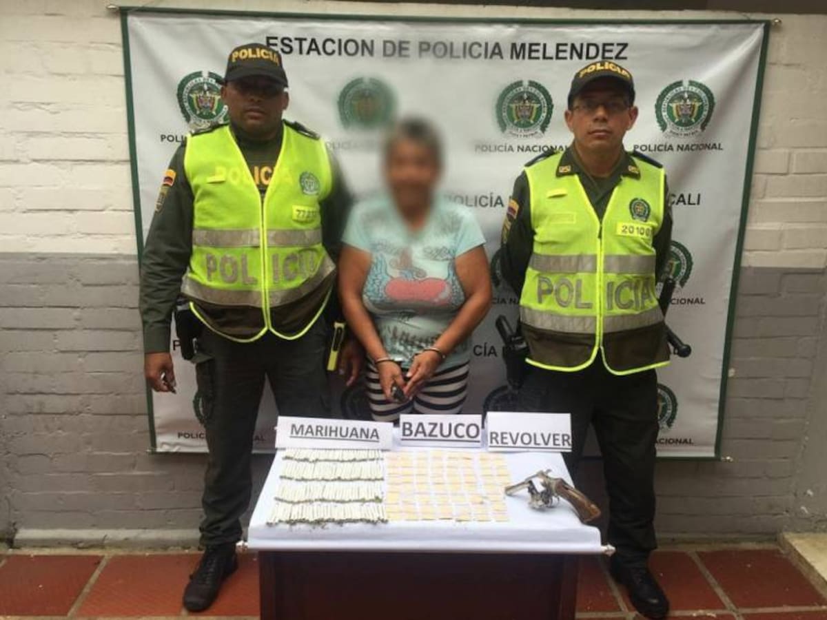 Detenida en Cali mujer de 59 años con armas, marihuana y basuco