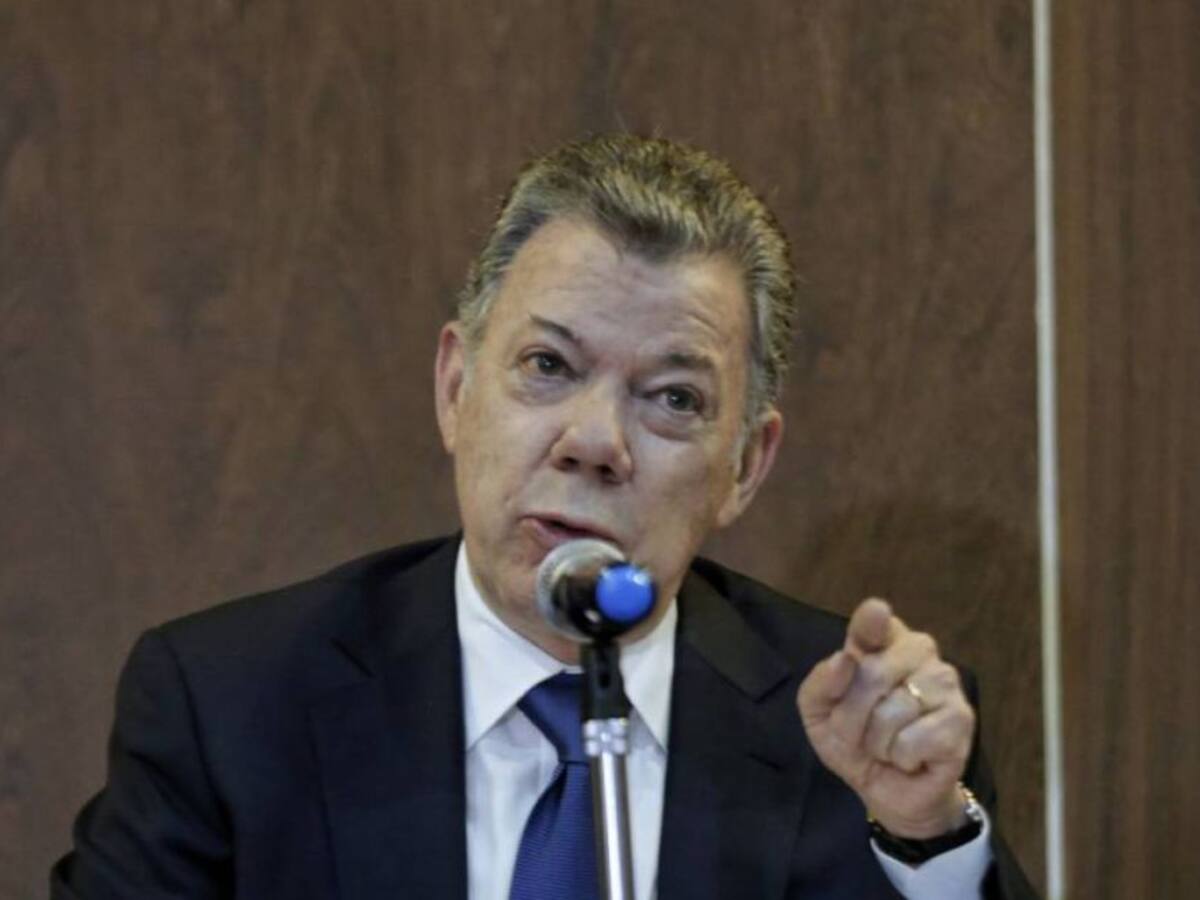 La verdad de los exparamilitares en la JEP fortalece la paz: Santos