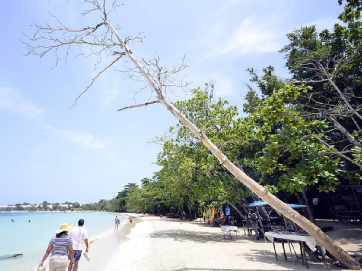 Si no ponemos orden en Playa Blanca en unos años será historia: alcalde Cartagena