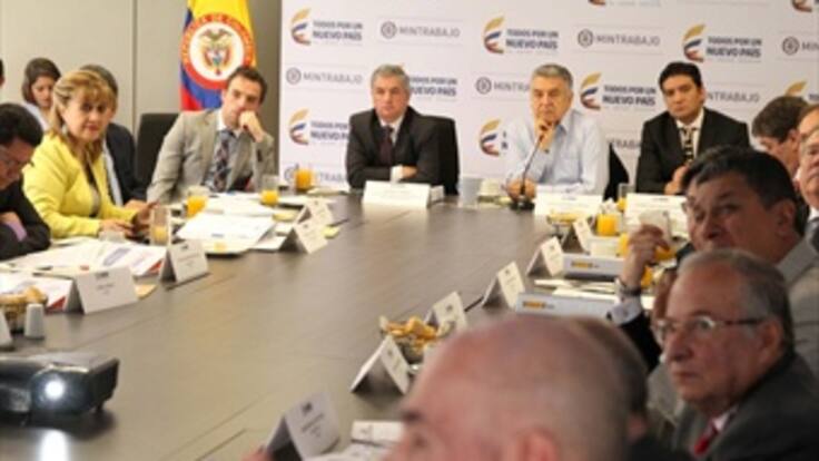 Empresarios y trabajadores presentan propuesta unificada al salario mínimo