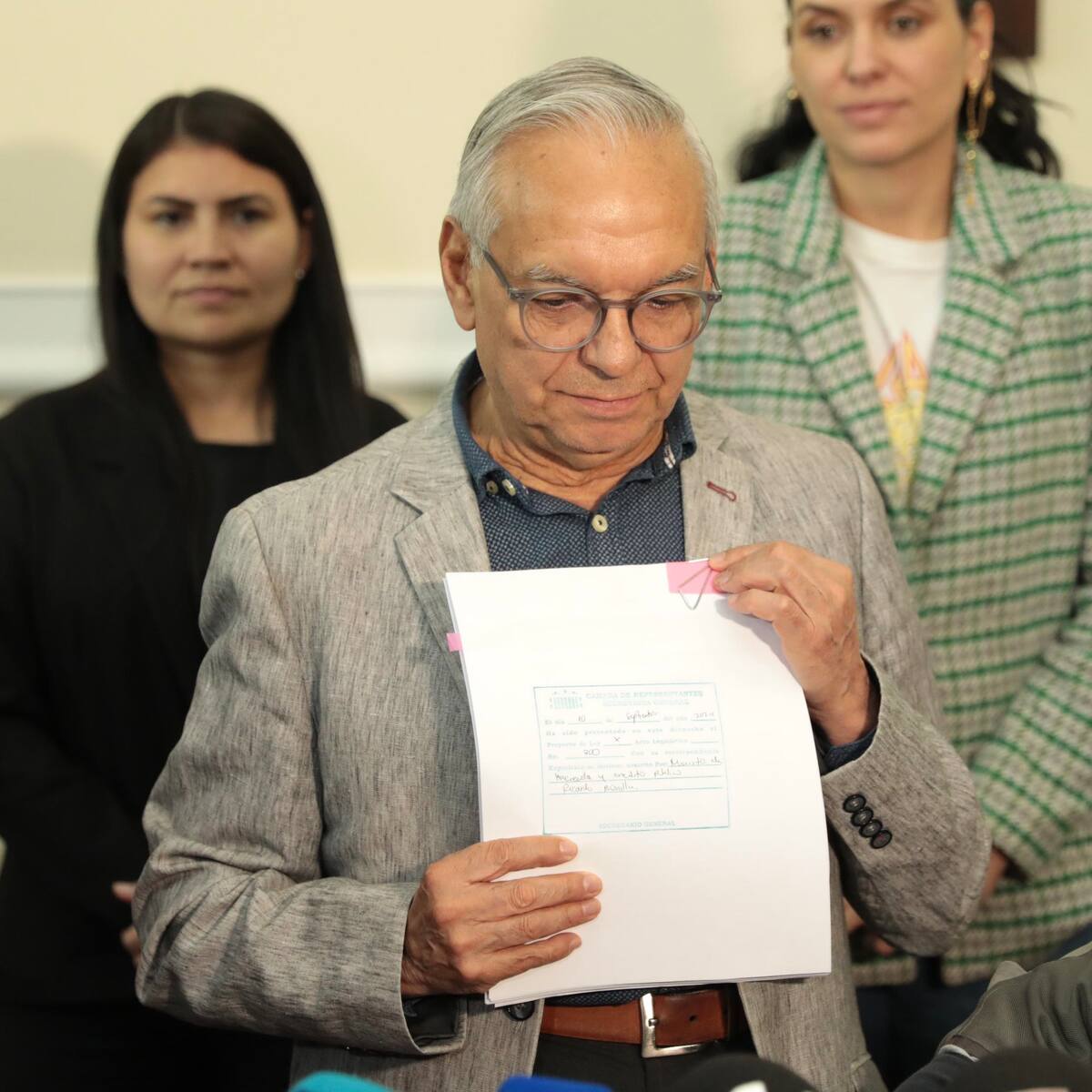 Minhacienda niega cupos indicativos y pagos a congresistas