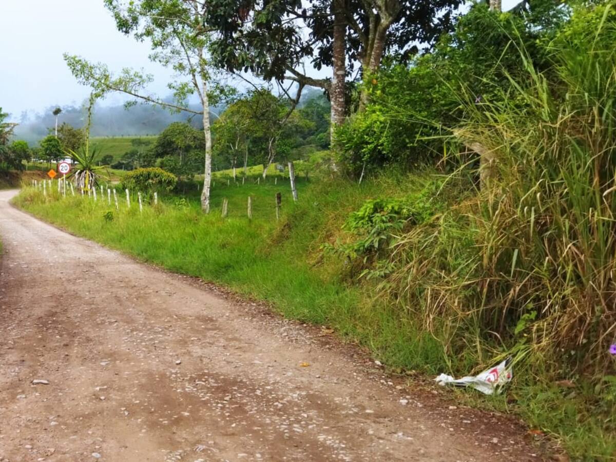 Cobran “peaje” por usar vía alterna para llegar a Barrancabermeja