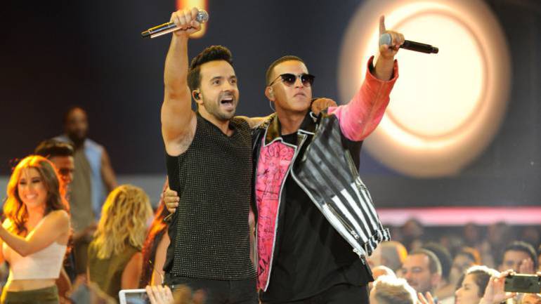 Luis Fonsi y Daddy Yankee artistas del año 2017 de People en español.