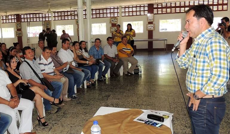 William Villamizar con docentes de Catatumbo