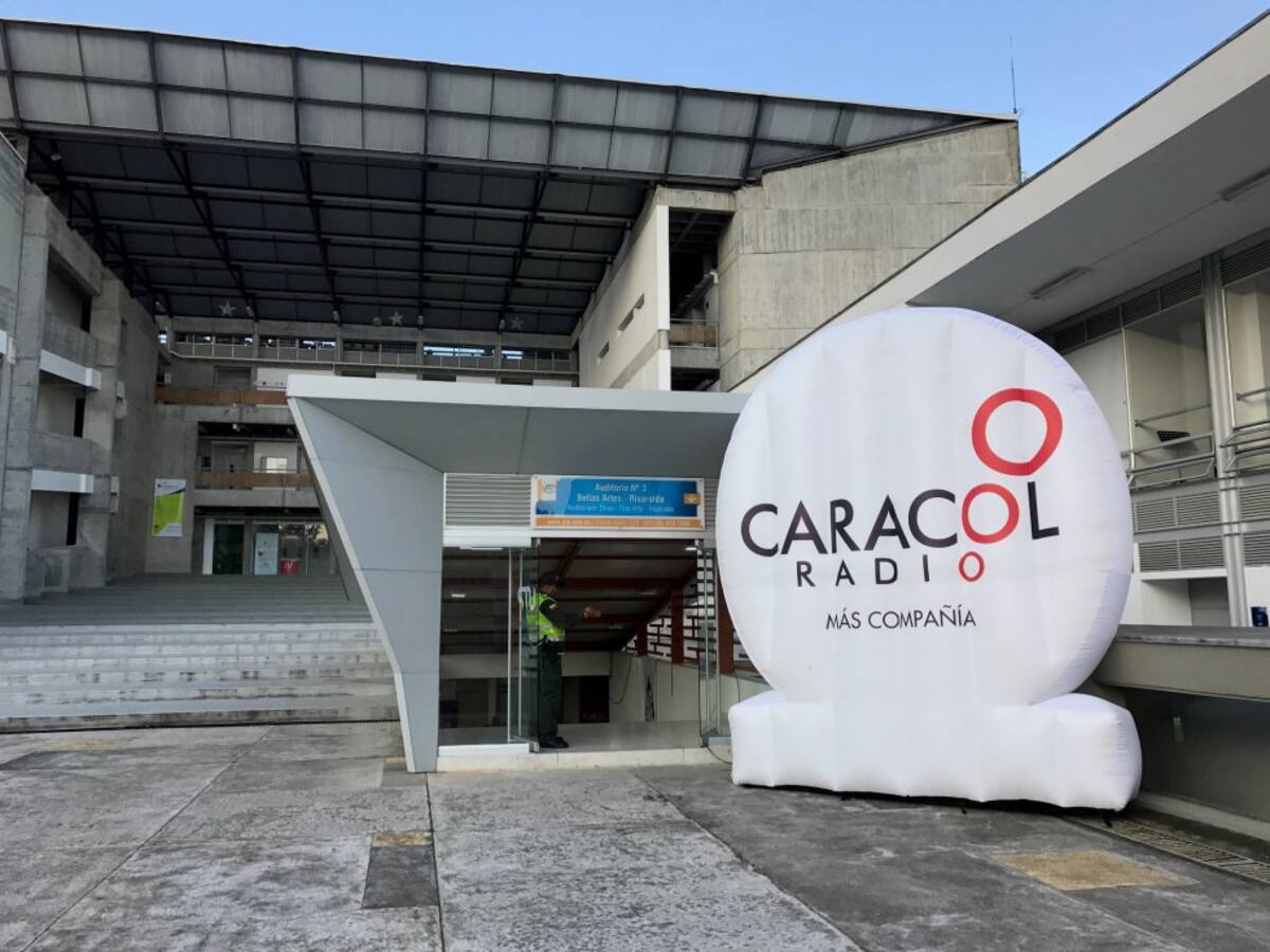 Escuche a través de Caracol Pereira y de todas las estaciones de Caracol Radio en Colombia, además de caracol.com.co la transmisión desde la capital risaraldense.