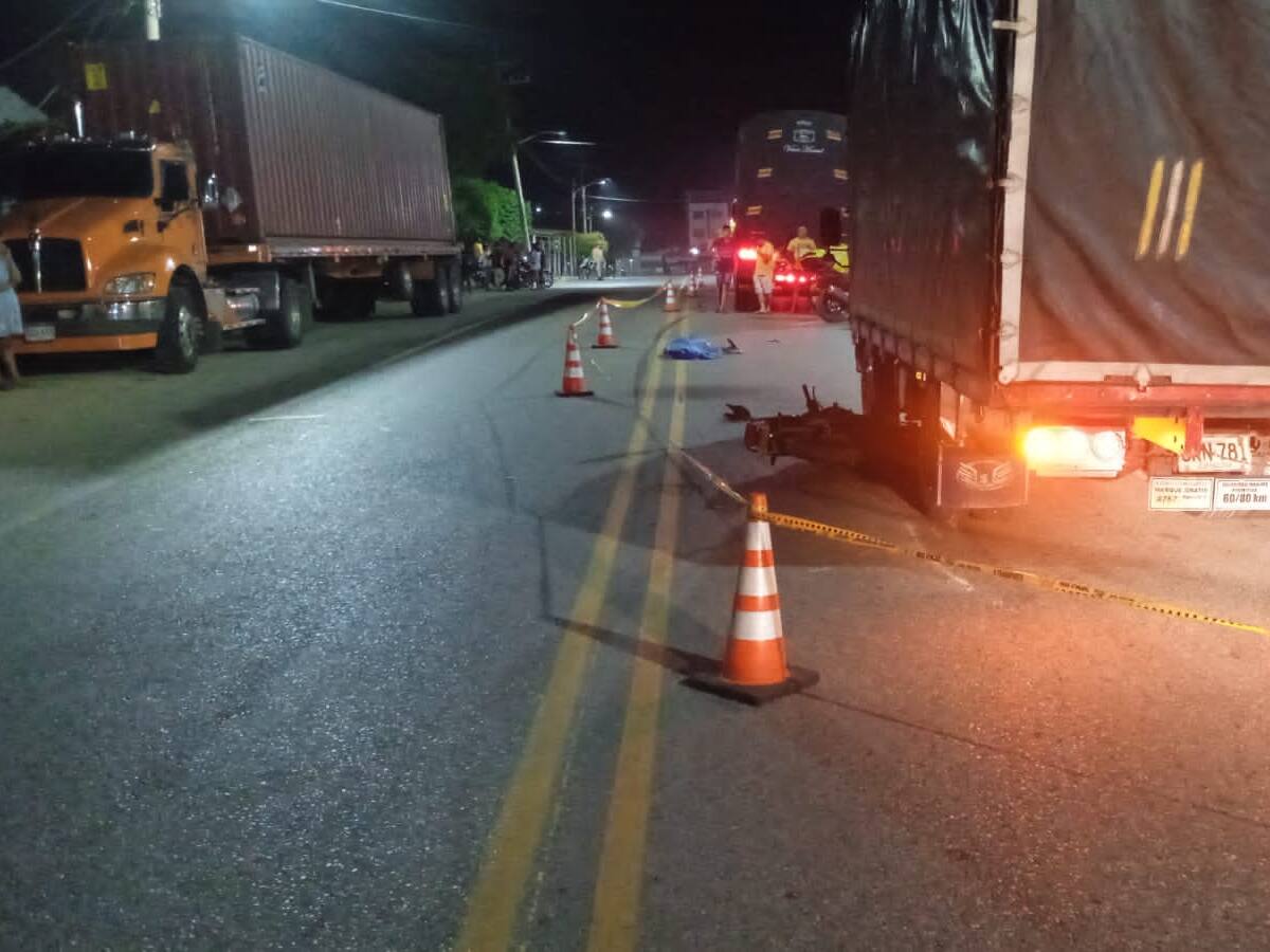 Mujer perdió la vida tras chocar contra un furgón en San Jacinto
