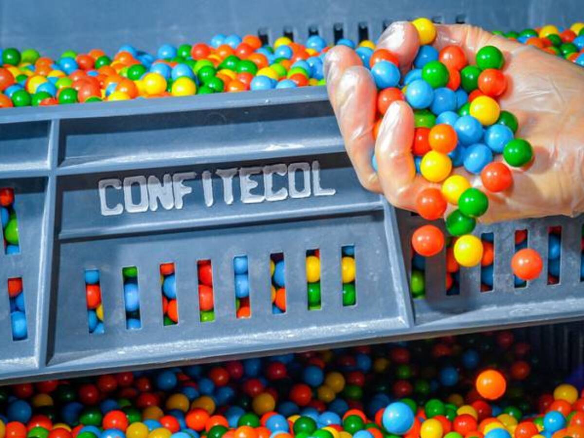 Decomisan 250 kilos de dulces y 19 litros de bebidas para temporada de Halloween