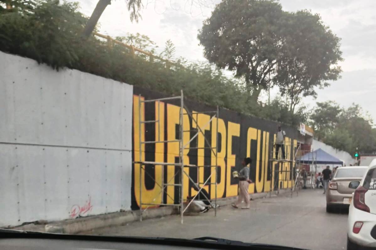 Polémica en Cartagena por mural contra expresidente Álvaro Uribe