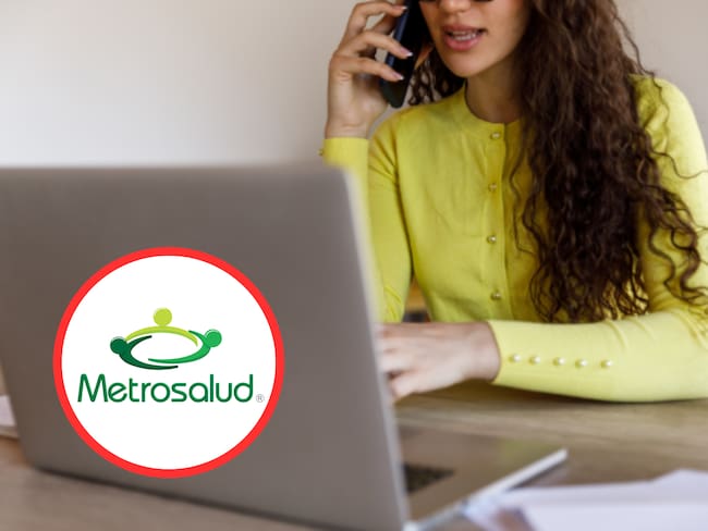 Mujer usando computador mientras habla por celular, encima el logo de Metrosalud (GettyImages / Redes sociales)