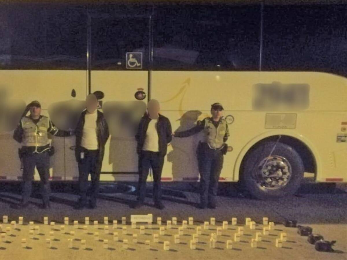 Frascos de ketamina iban camuflados en bus que intentó pasar por Risaralda