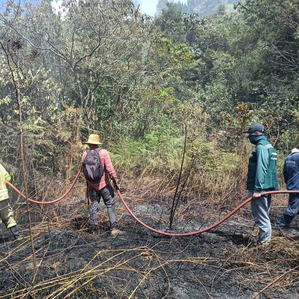 Una quema provocada puso en riesgo a los habitantes de una vereda en Guarne