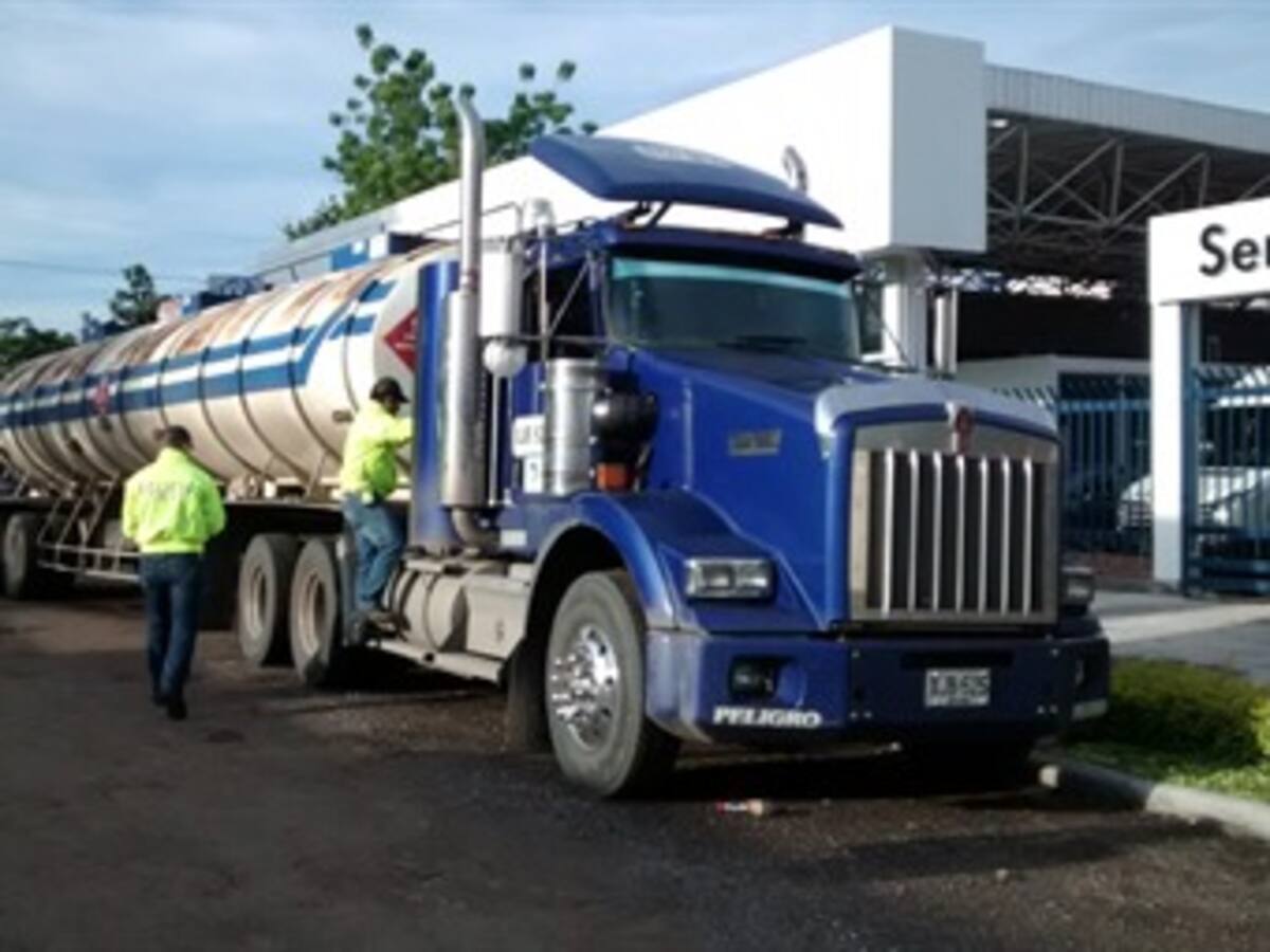 Más de 10.000 galones de petróleo fueron incautados en vía Neiva – Bogotá