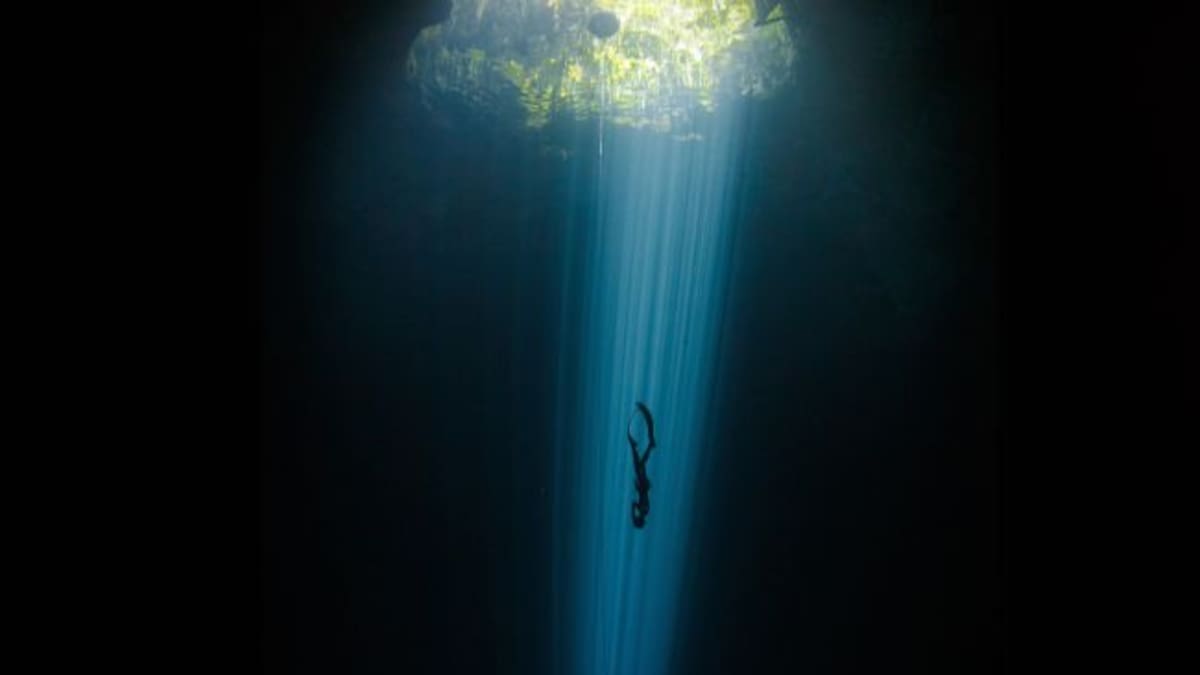 El inquietante hallazgo en el fondo del mar de Belice que desconcierta a los científicos