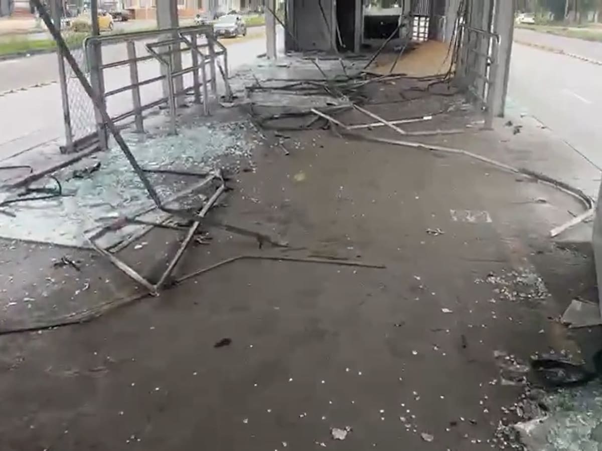 Siguen vandalizando las estaciones de Metrolínea: esta vez fue la de Provenza